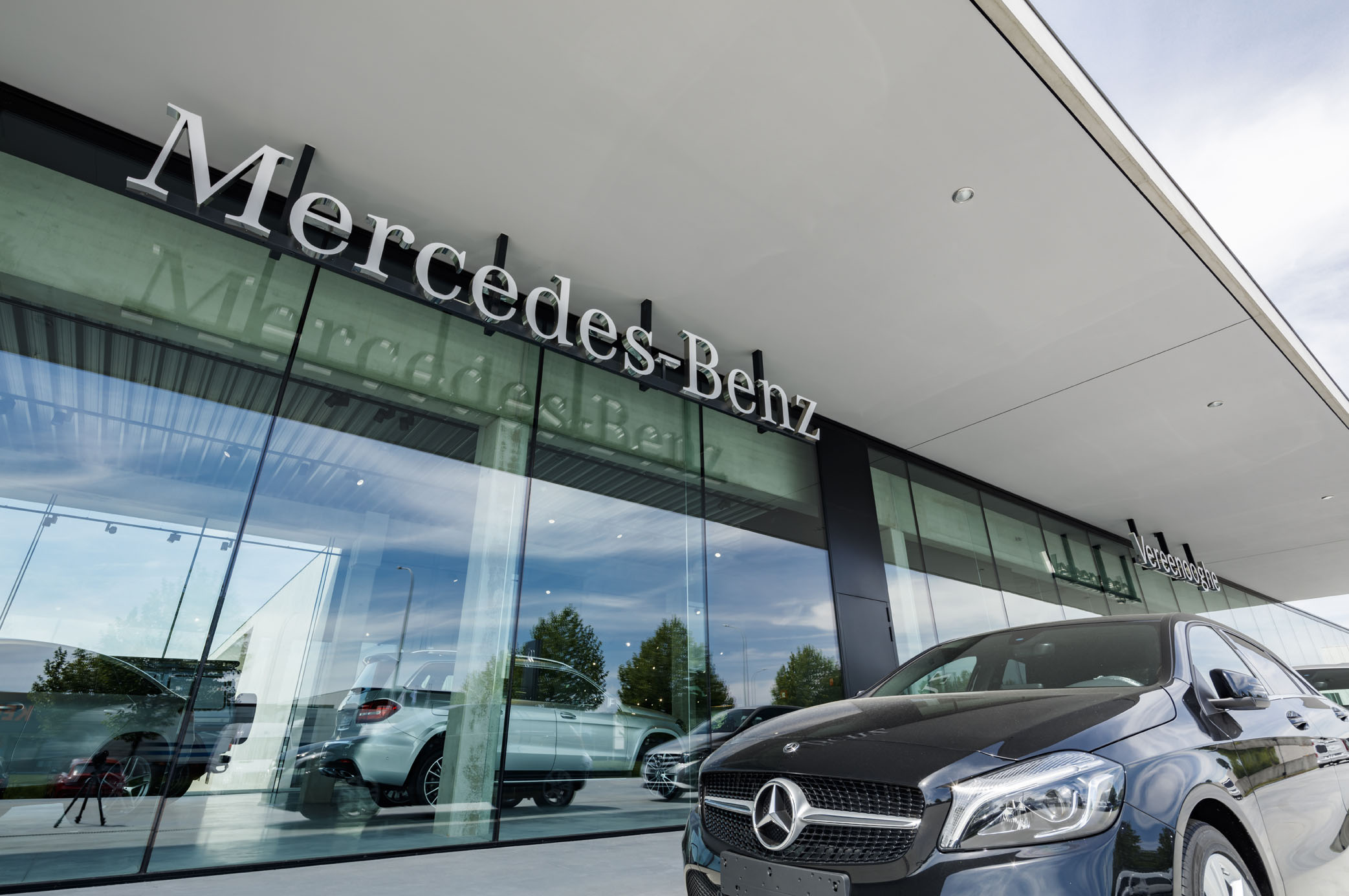 Image of Mercedes Showroom in Ypres, Belgium